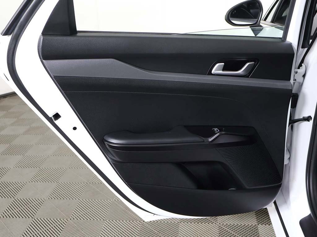 Used 2024 Kia K5 LXS image 23