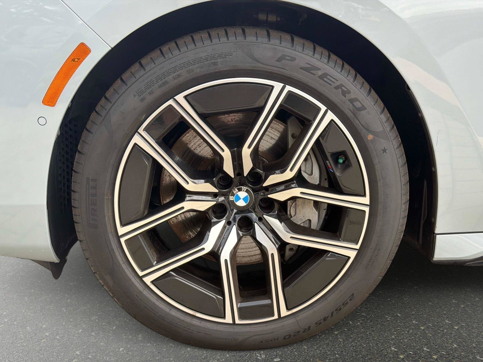 Used 2025 BMW 740i xDrive AWD/4WD image 10
