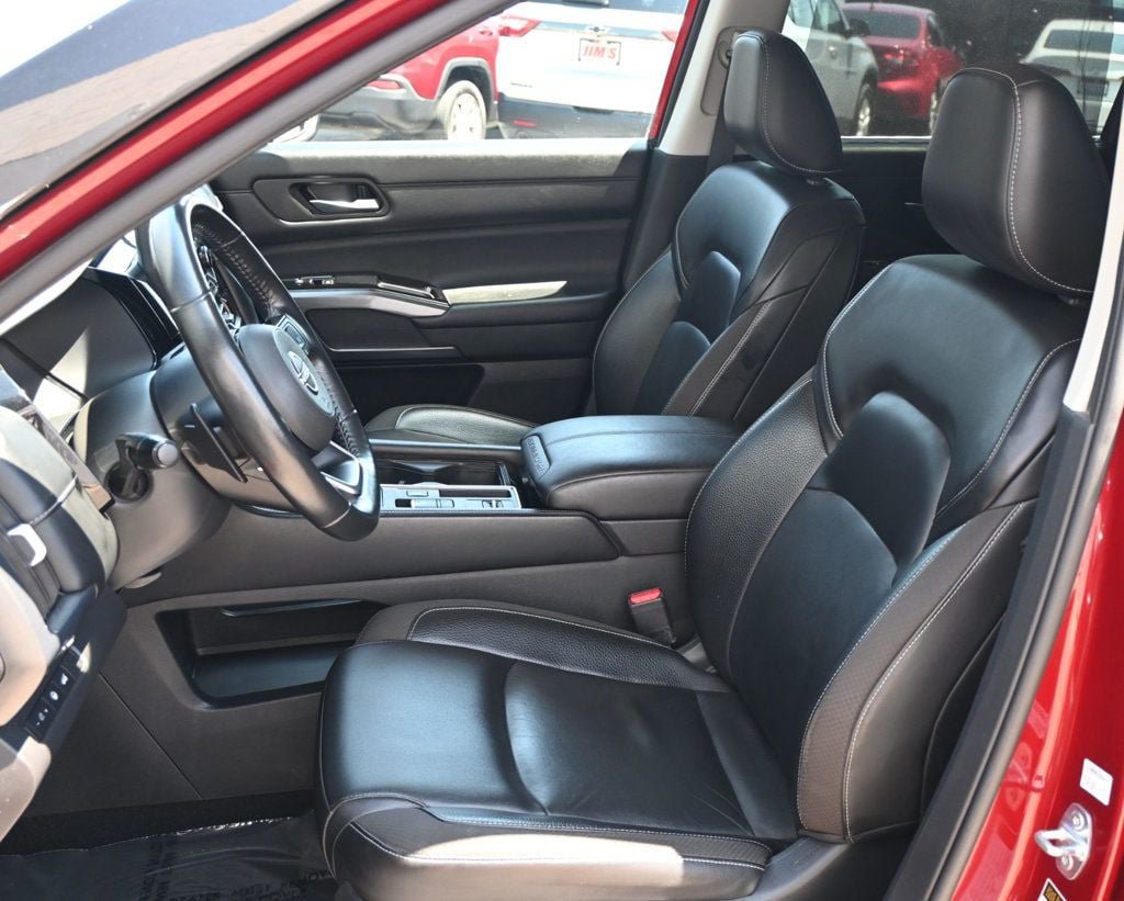 Used 2022 Nissan Pathfinder SL FWD image 15