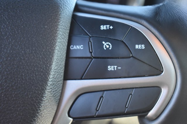 Used 2020 Jeep Grand Cherokee Altitude AWD/4WD image 26