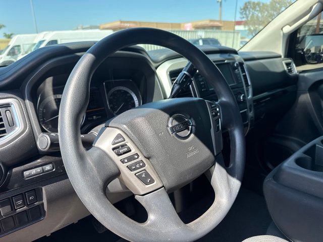 Used 2019 Nissan Titan SV RWD image 9