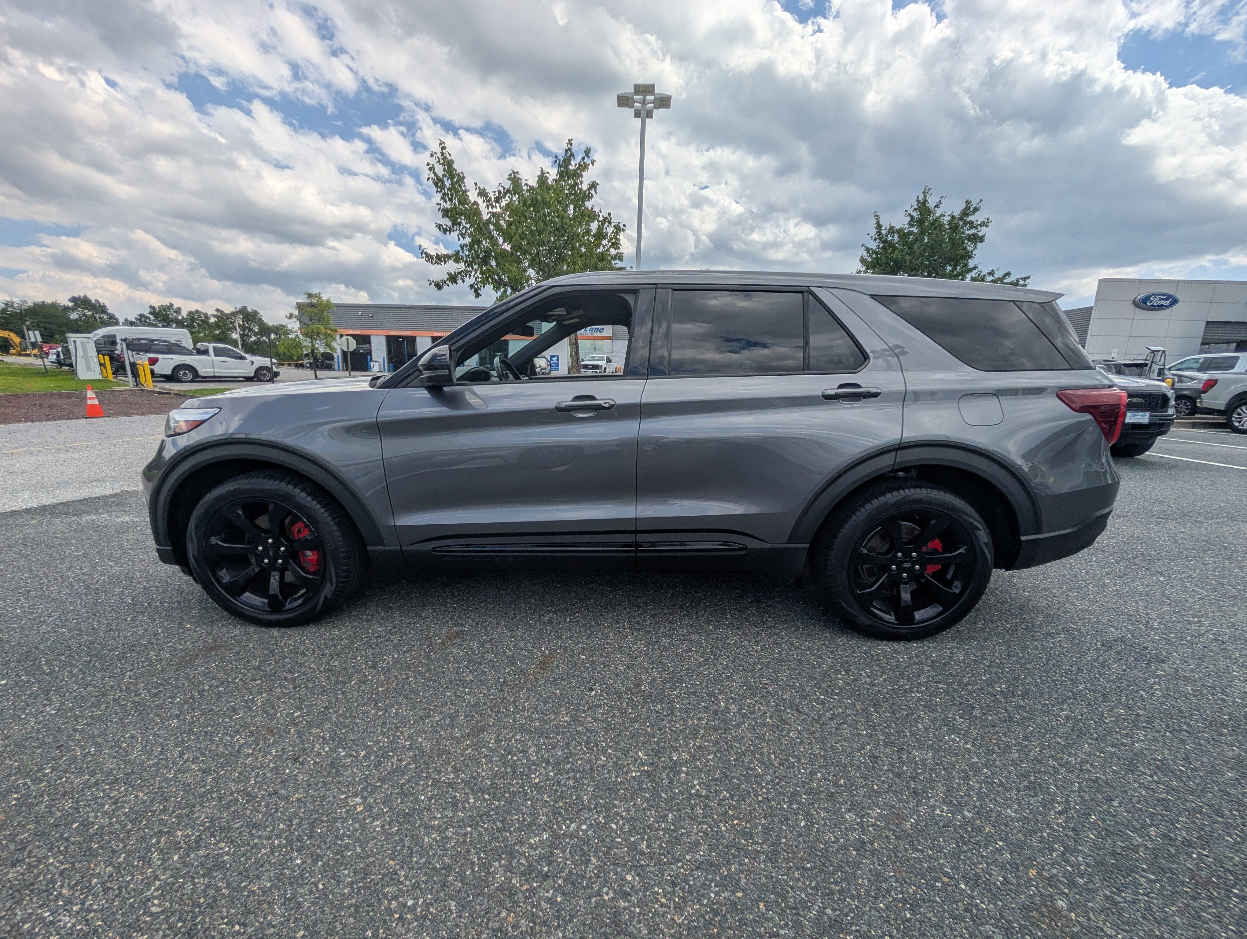 Certified 2022 Ford Explorer ST w/ Equipment Group 401A AWD/4WD image 6