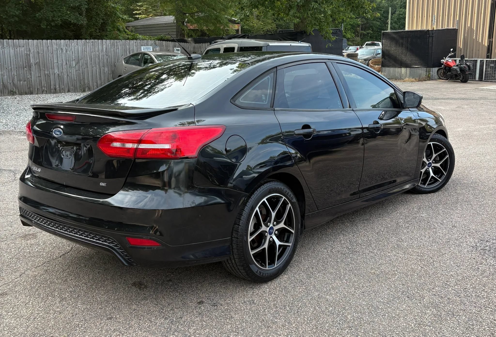 Used 2015 Ford Focus SE w/ SE Sport Package FWD image 6