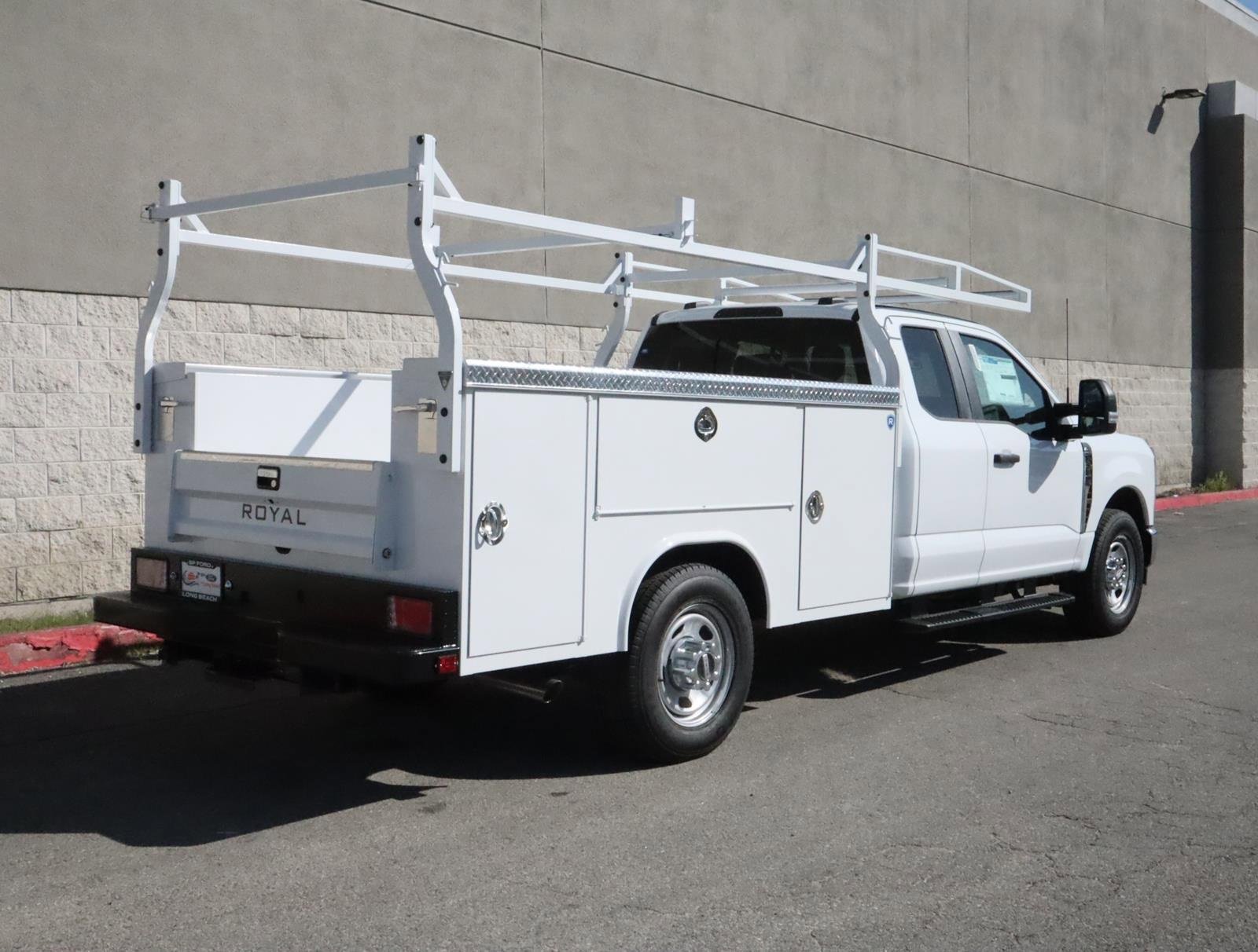 Used 2024 Ford F350 XL w/ XL Chrome Package image 4