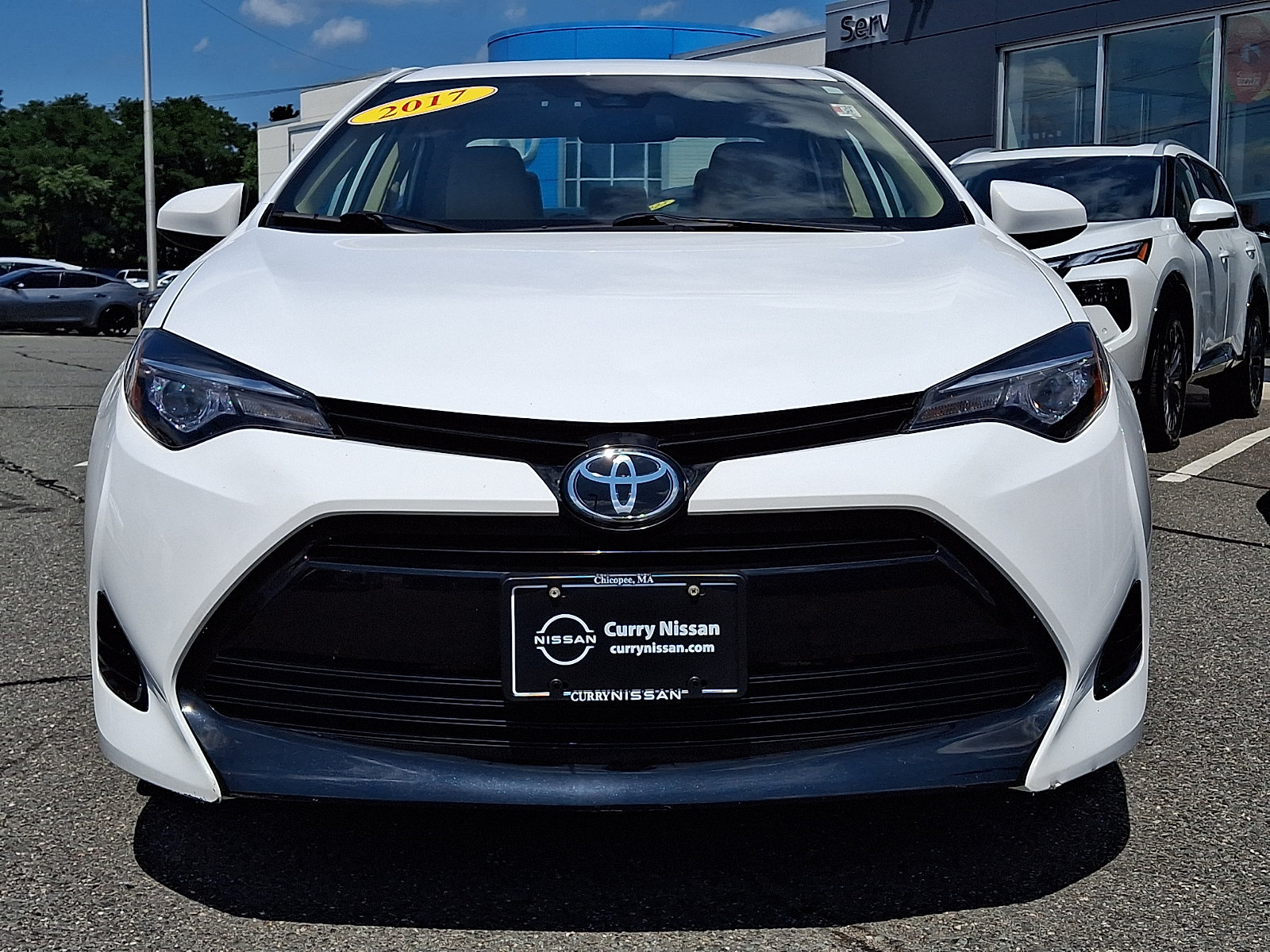 Used 2017 Toyota Corolla LE w/ Carpet Mat Package (TMS) FWD image 2