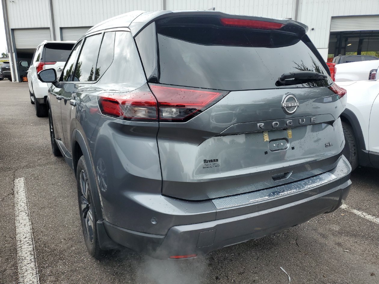 Used 2024 Nissan Rogue SL w/ SL Premium Package FWD image 3