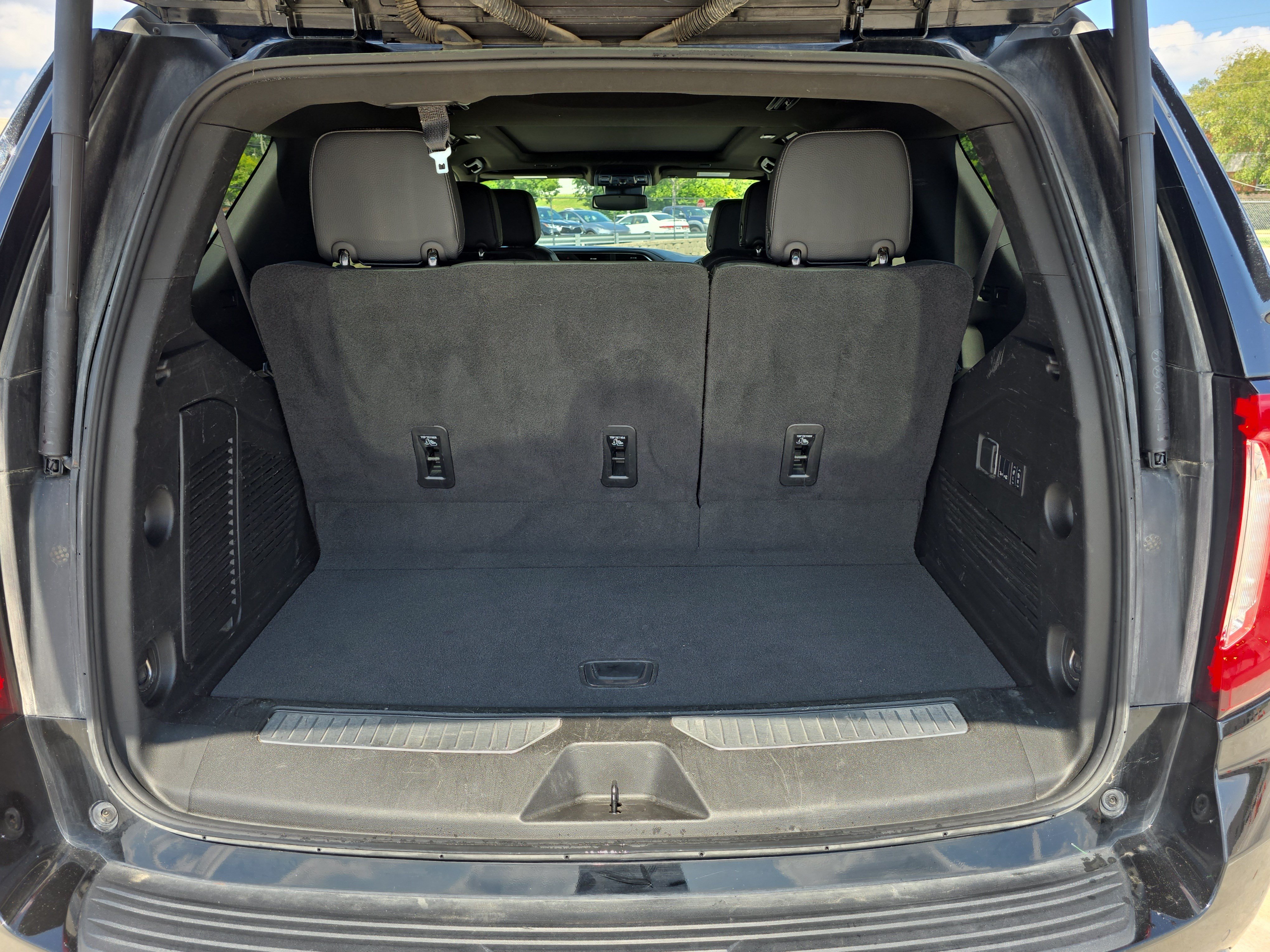 Used 2024 GMC Yukon Denali AWD/4WD image 13