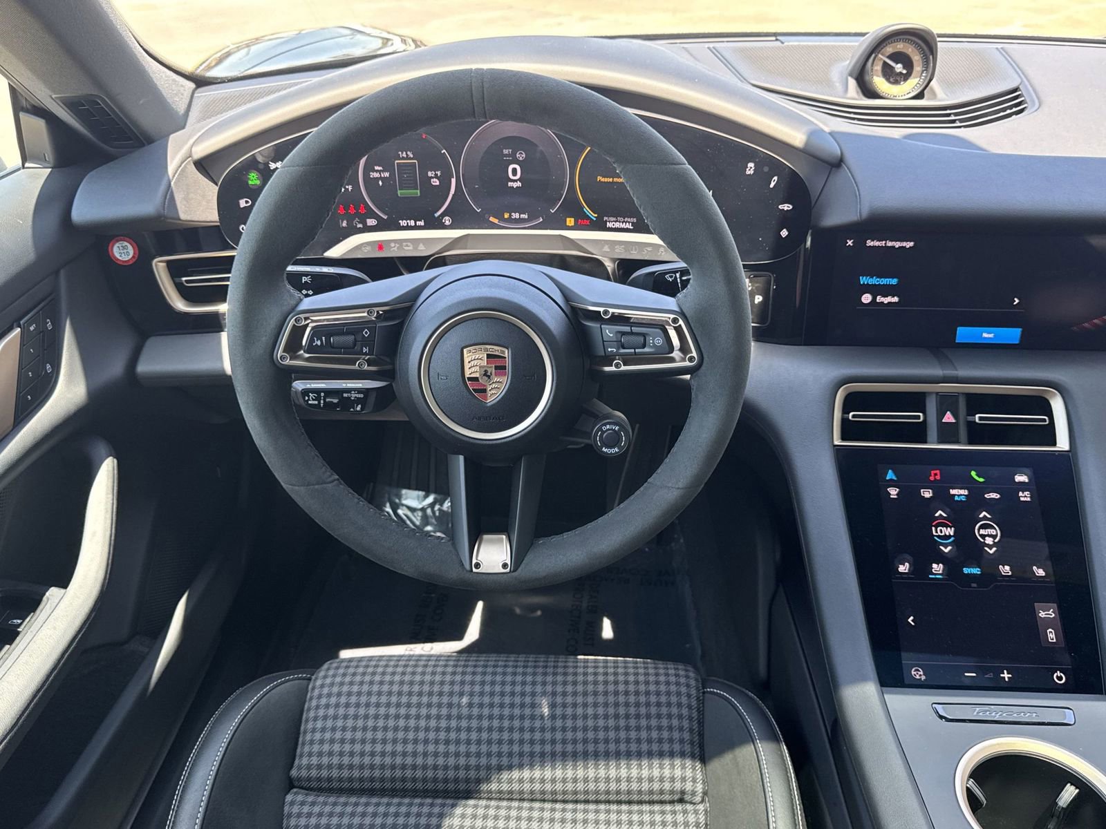 New 2025 Porsche Taycan 4S image 17