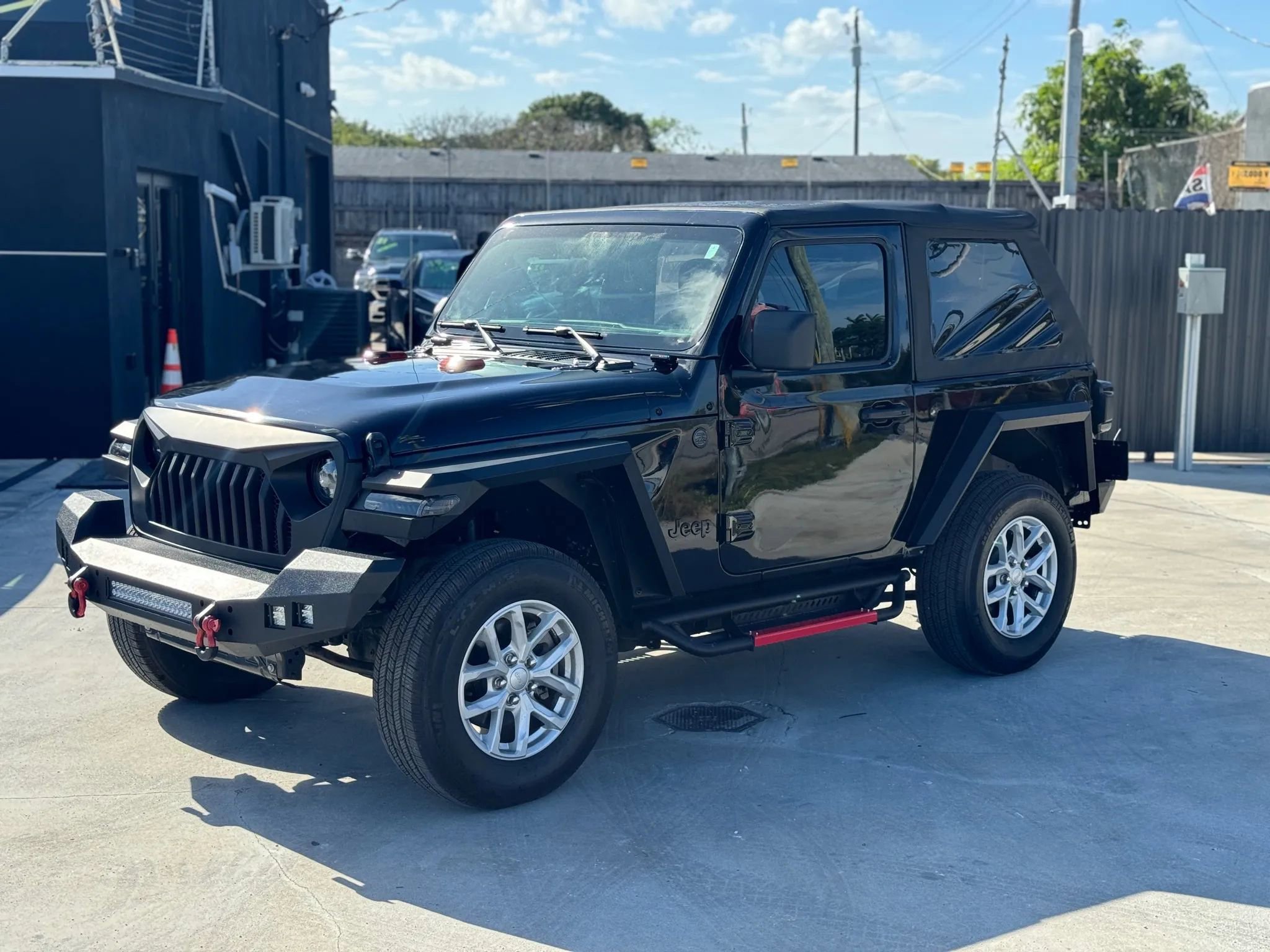 Used 2023 Jeep Wrangler Sport image 3