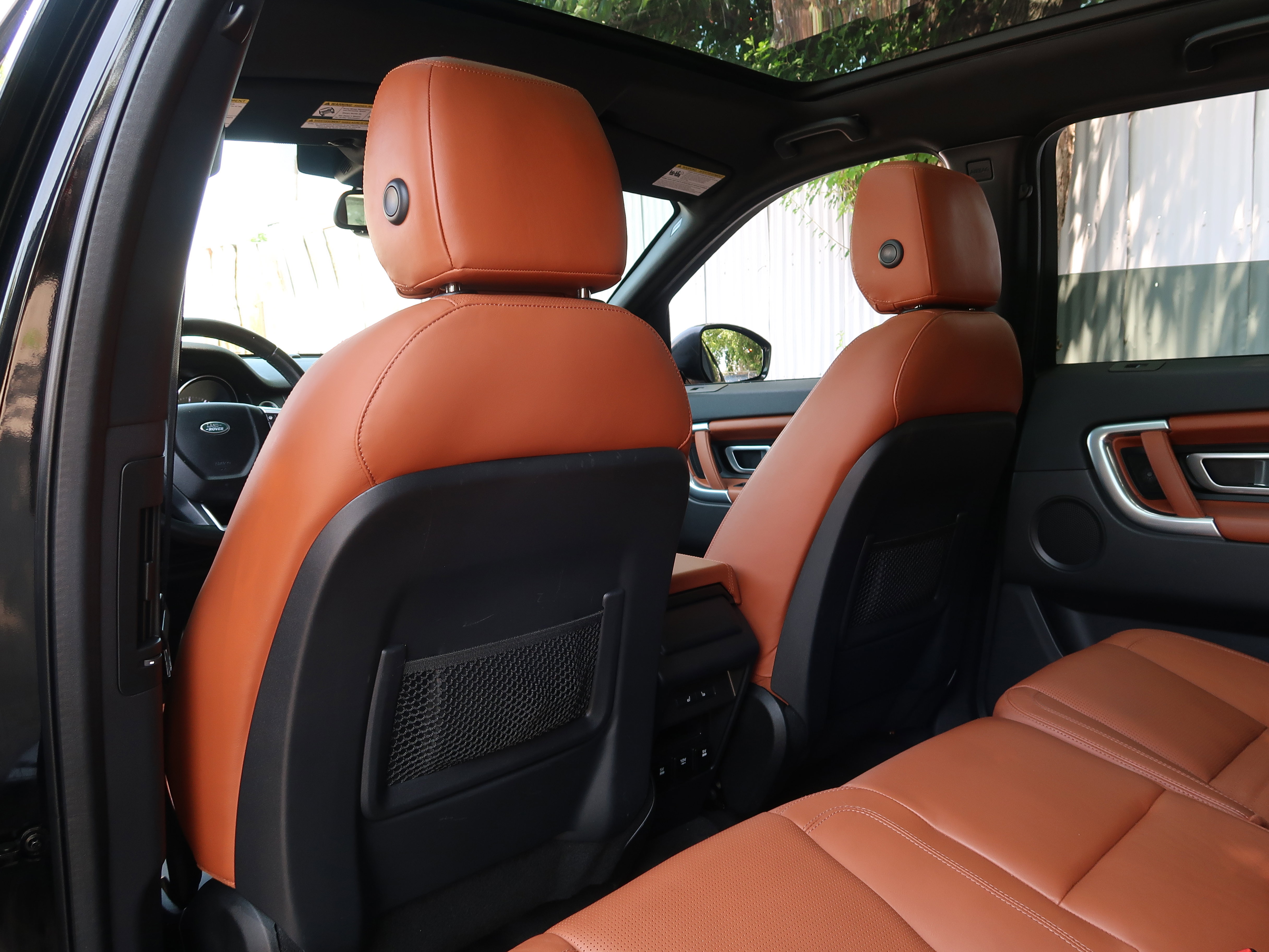 Used 2016 Land Rover Discovery Sport HSE Luxury AWD/4WD image 36