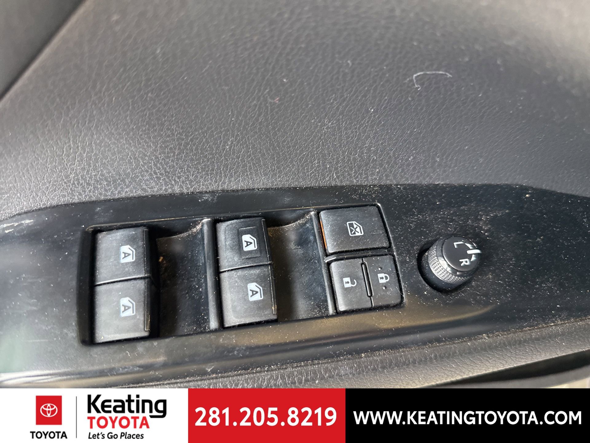 Used 2020 Toyota Camry SE w/ Convenience Package image 10