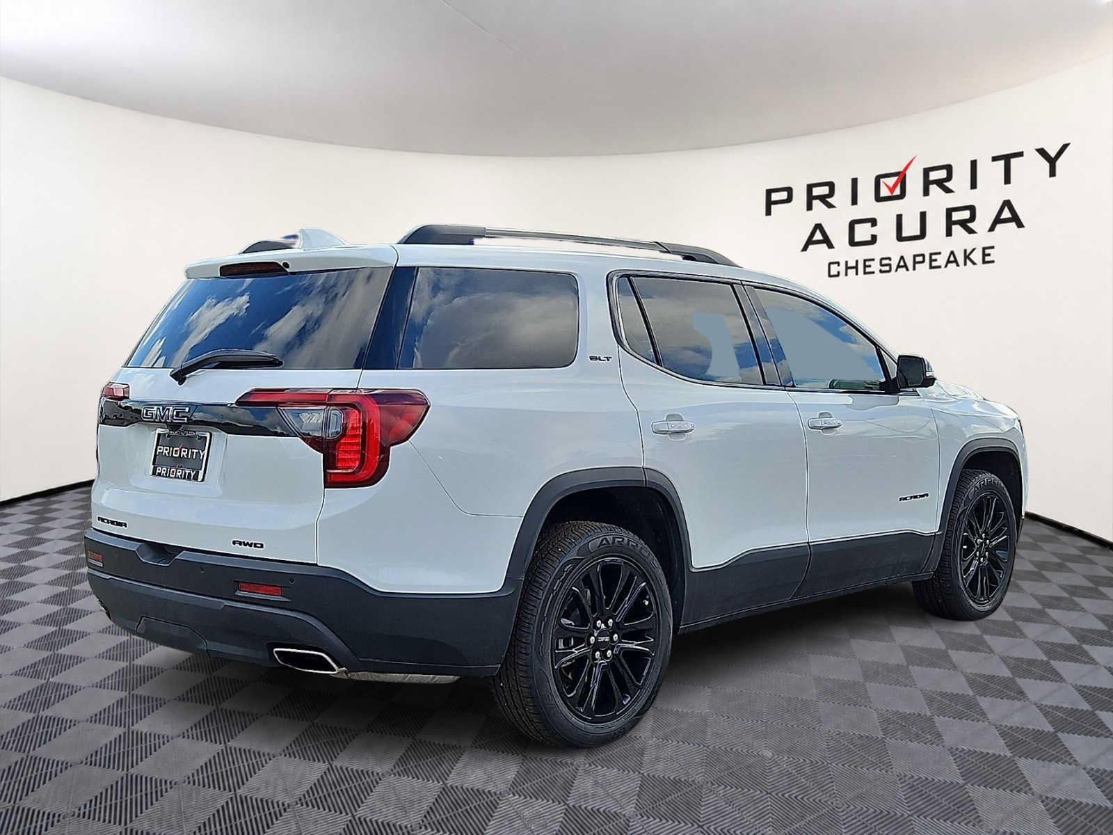 Used 2023 GMC Acadia SLT w/ Elevation Edition AWD/4WD image 4