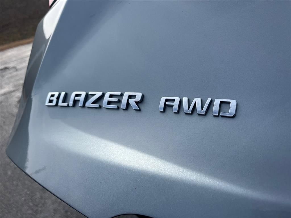 Used 2023 Chevrolet Blazer LT image 32