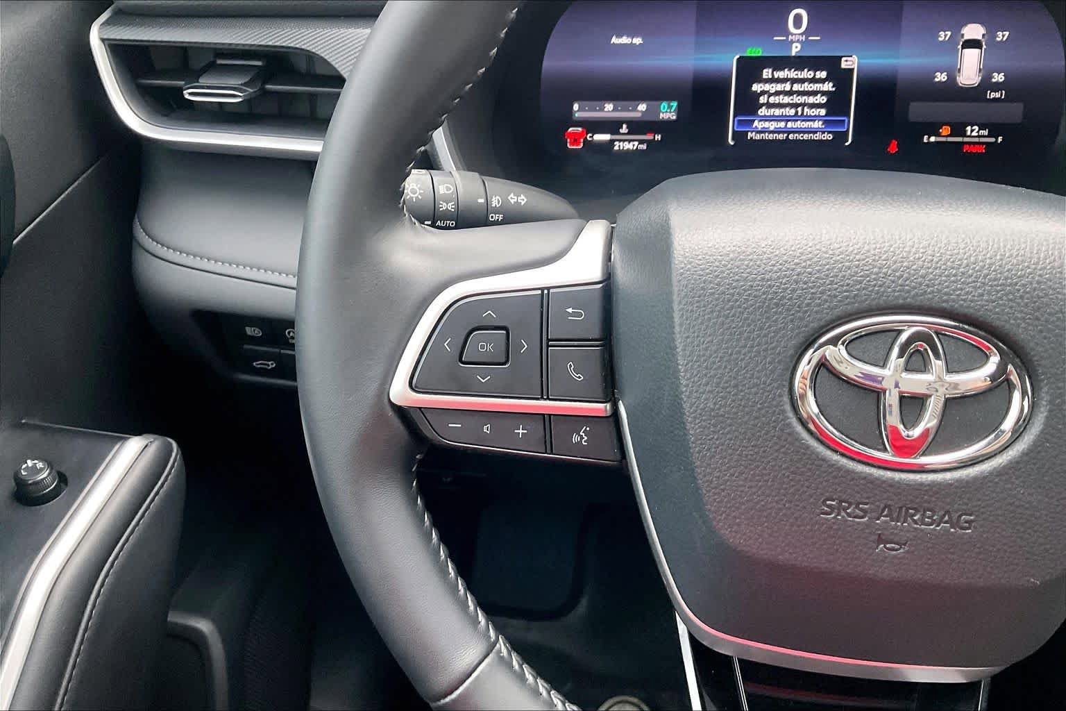 Used 2025 Toyota Highlander XSE AWD/4WD image 24