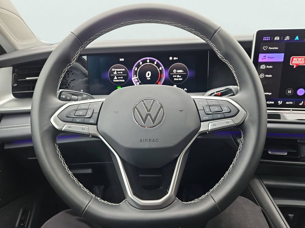 Used 2025 Volkswagen Tiguan SE AWD/4WD image 15