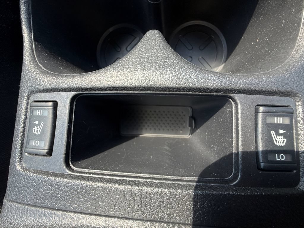 Used 2018 Nissan Rogue SV AWD/4WD image 33