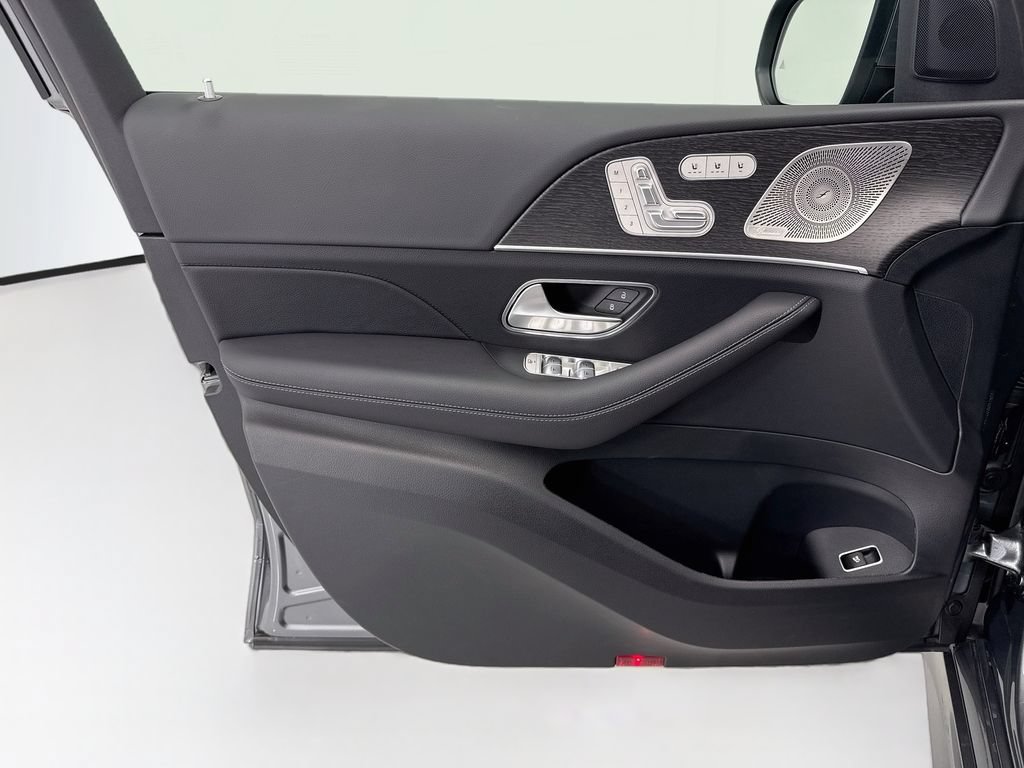 New 2026 Mercedes-Benz GLS 450 4MATIC image 23