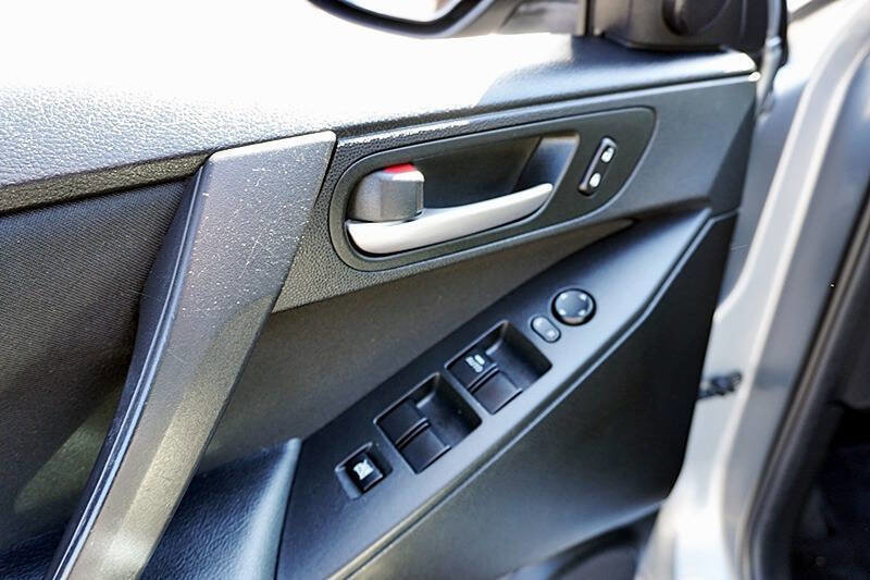 Used 2012 MAZDA MAZDA3 i Touring image 24