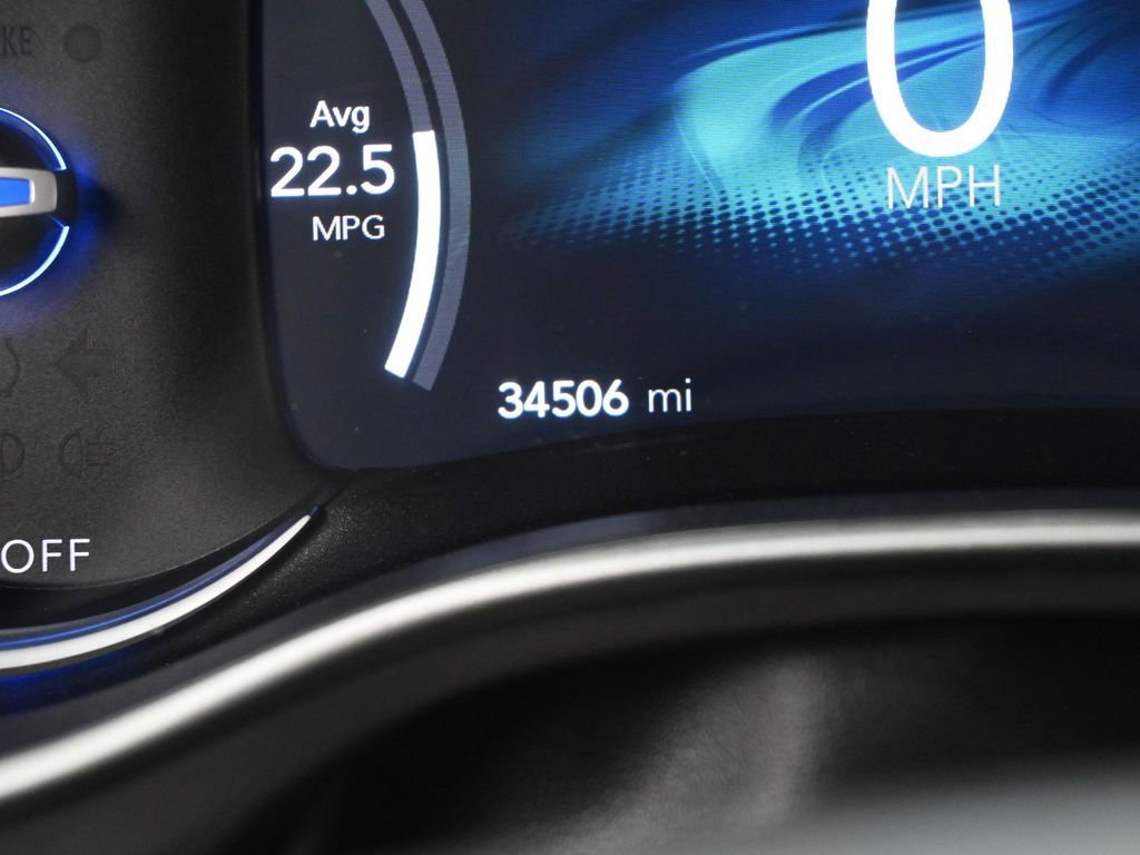 Used 2024 Chrysler Pacifica Select image 24