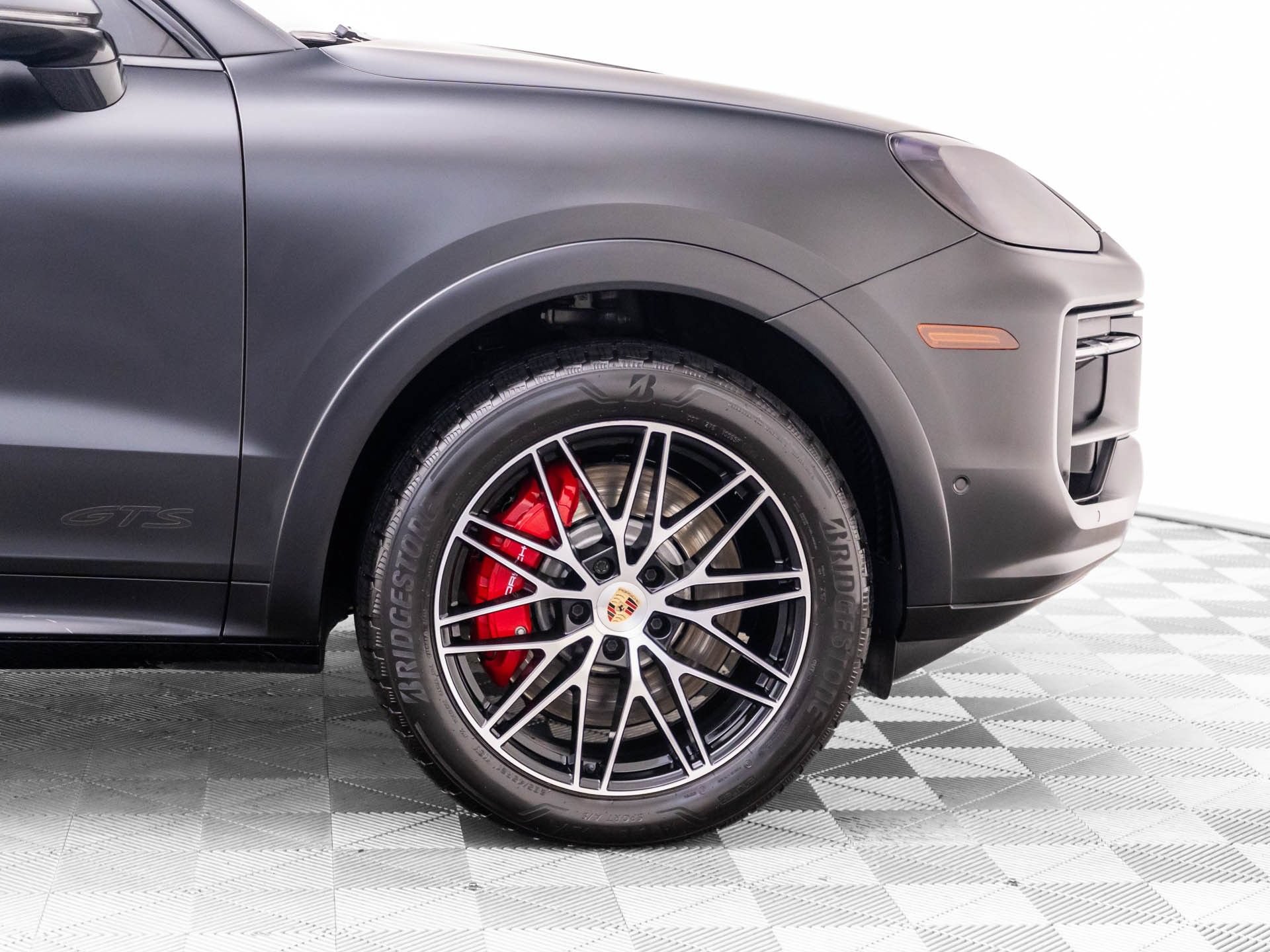 Certified 2025 Porsche Cayenne GTS AWD/4WD image 36