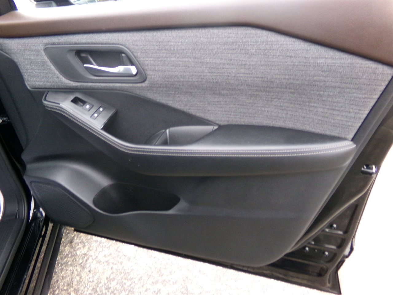 Used 2021 Nissan Rogue SV image 26