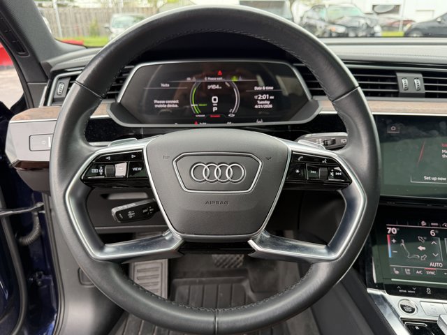 Used 2022 Audi e-tron Premium Plus w/ Premium Plus Package AWD/4WD image 14