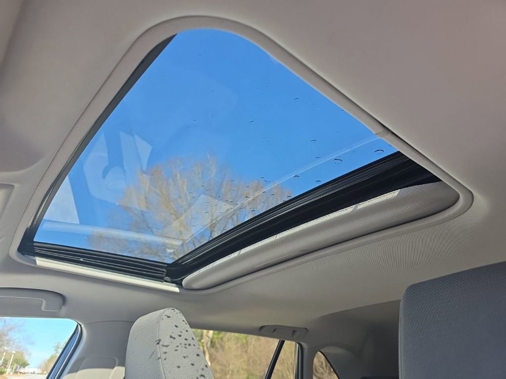 Used 2022 Toyota RAV4 XLE w/ Convenience Package image 21