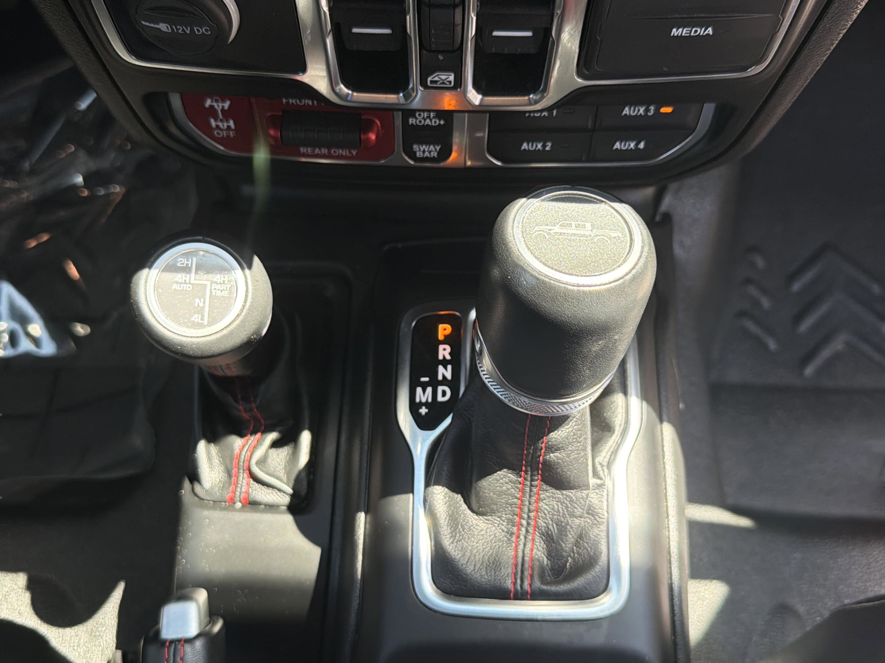 Used 2022 Jeep Gladiator Rubicon w/ LED Lighting Group image 11