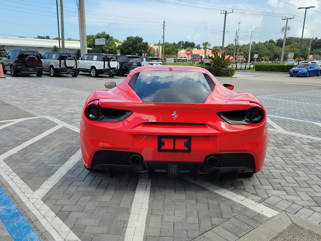 Used 2018 Ferrari 488 GTB RWD image 4