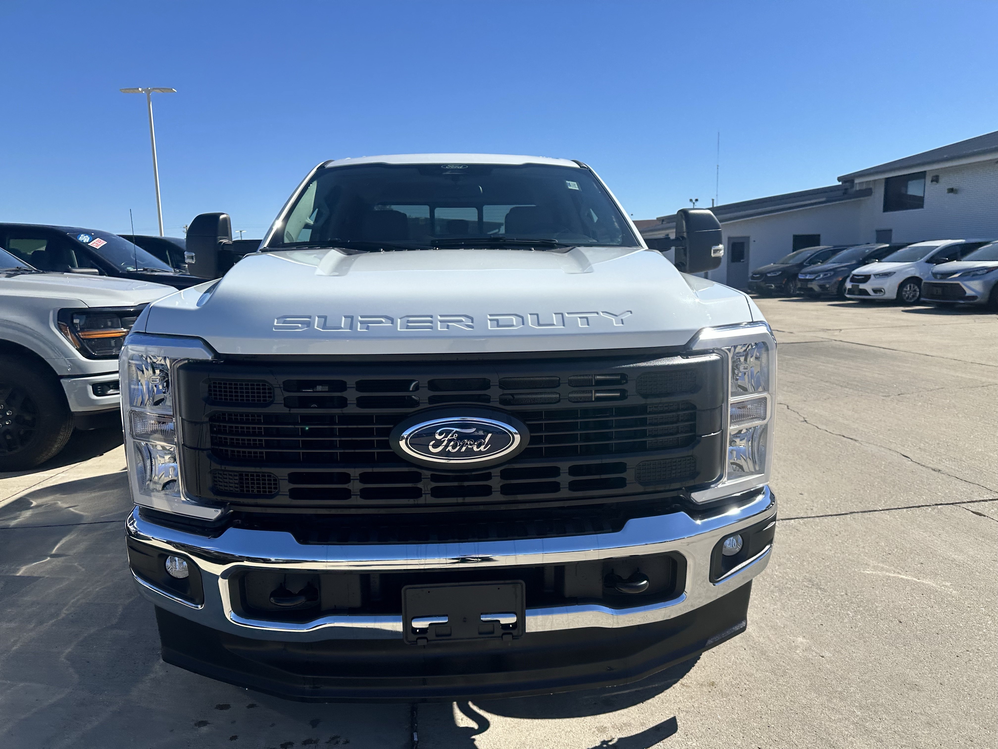 Used 2025 Ford F250 XL w/ XL Chrome Package AWD/4WD image 2
