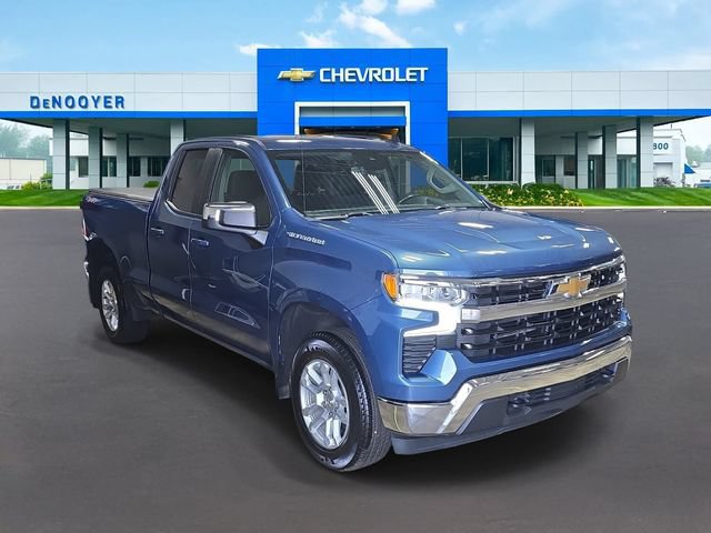 Used 2024 Chevrolet Silverado 1500 LT AWD/4WD image 7
