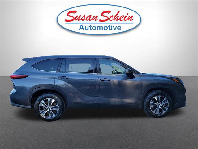Used 2022 Toyota Highlander XLE image 22