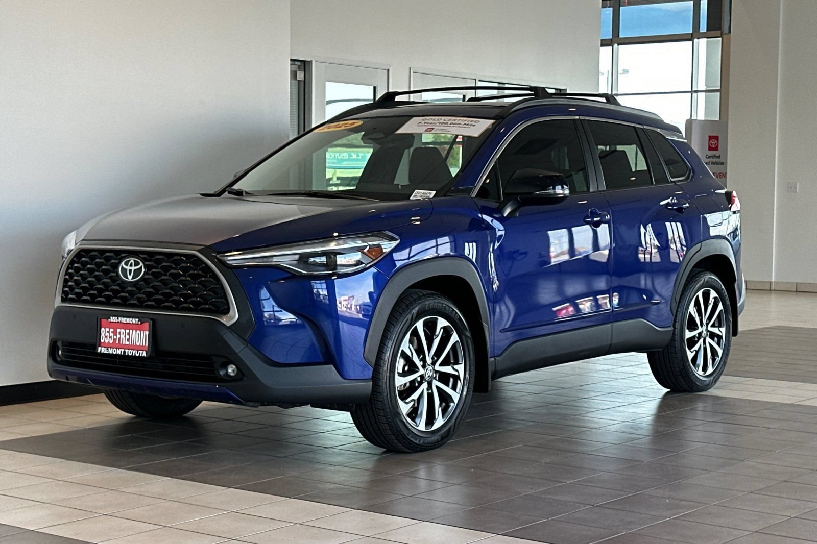 Certified 2025 Toyota Corolla Cross XLE FWD image 8