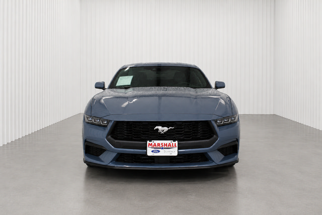 Used 2025 Ford Mustang Coupe RWD image 2