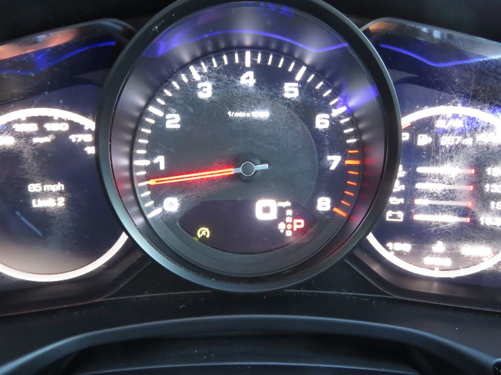 Used 2018 Porsche Panamera 4 image 21
