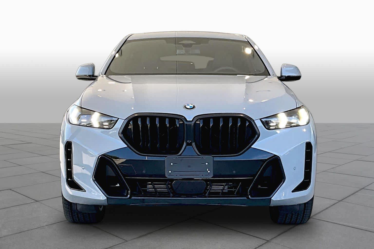 Used 2026 BMW X6 xDrive40i w/ Premium Package AWD/4WD image 3
