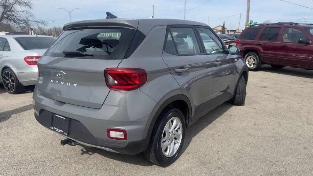 Used 2021 Hyundai Venue SE FWD image 7