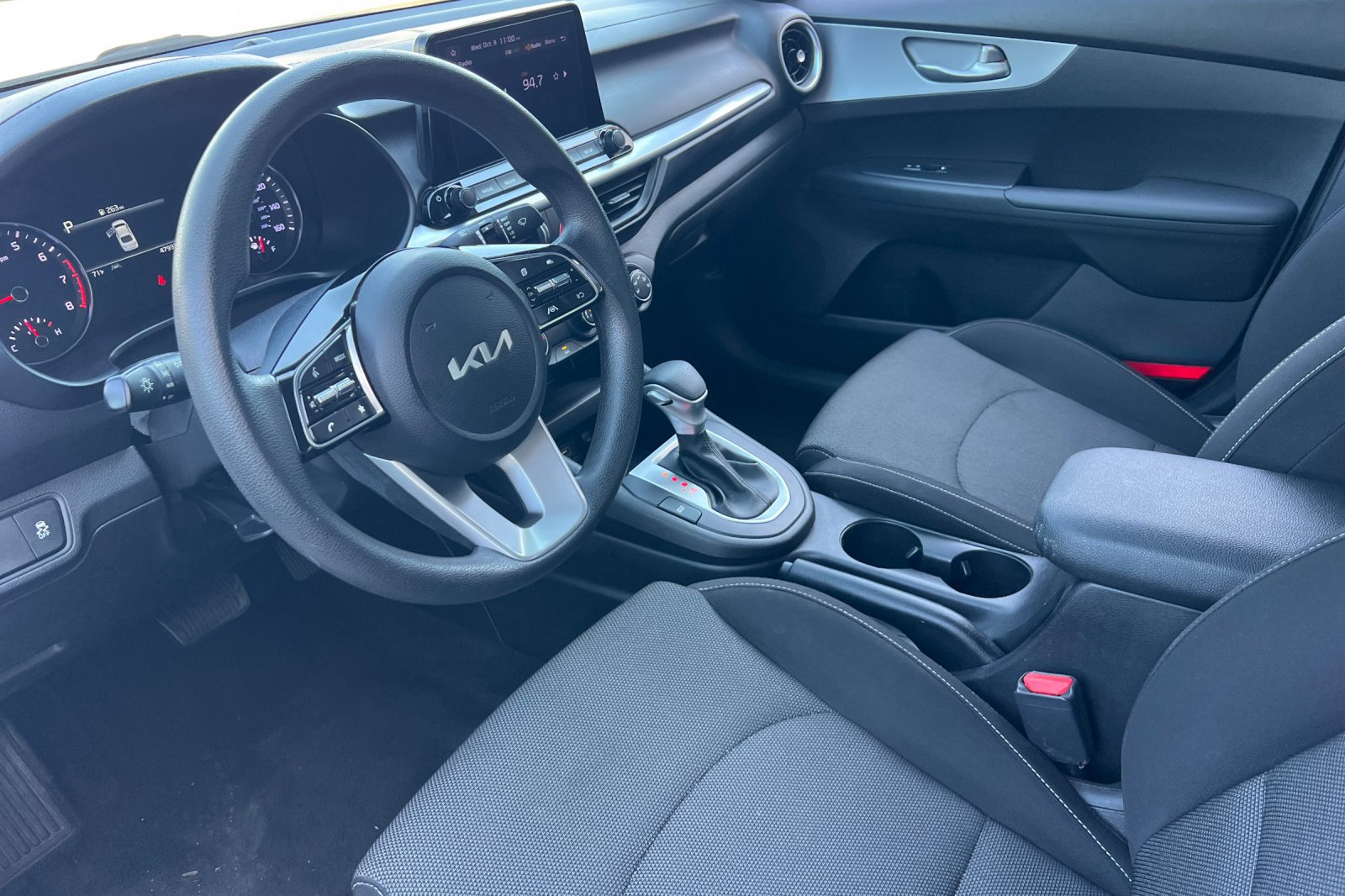 Used 2023 Kia Forte LXS image 10