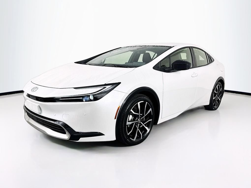 Used 2025 Toyota Prius Plug-In Hybrid image 3