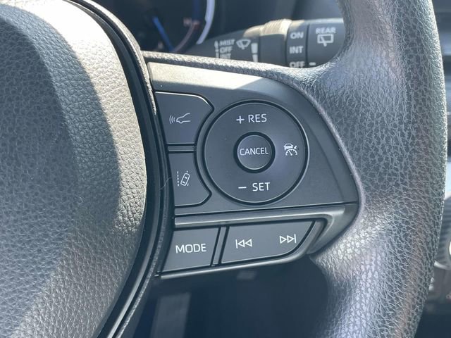 Used 2025 Toyota RAV4 XLE AWD/4WD image 23