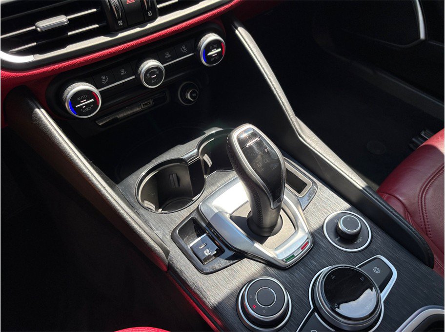 Used 2021 Alfa Romeo Giulia Sprint w/ Sun & Sound Package RWD image 34