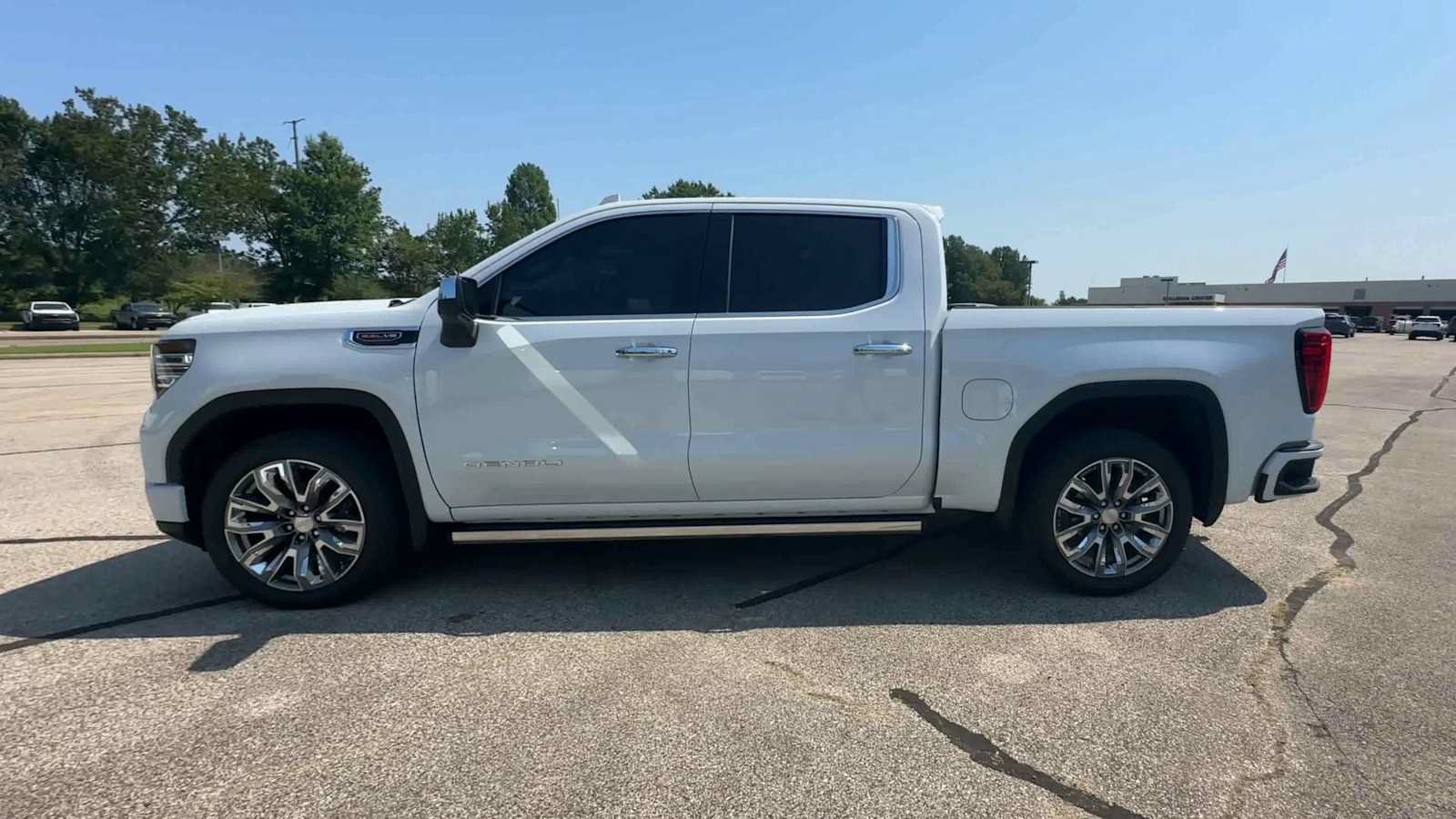 Certified 2026 GMC Sierra 1500 Denali w/ Denali Reserve Package AWD/4WD image 5