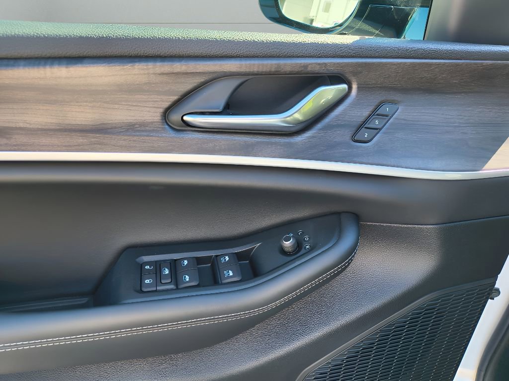 New 2025 Jeep Grand Cherokee Limited w/ Trailer Tow Package image 13