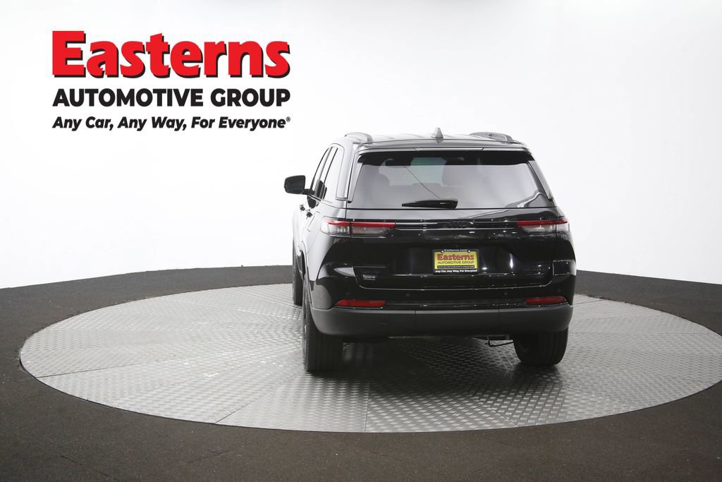 Used 2023 Jeep Grand Cherokee Limited w/ Black Appearance Package AWD/4WD image 37