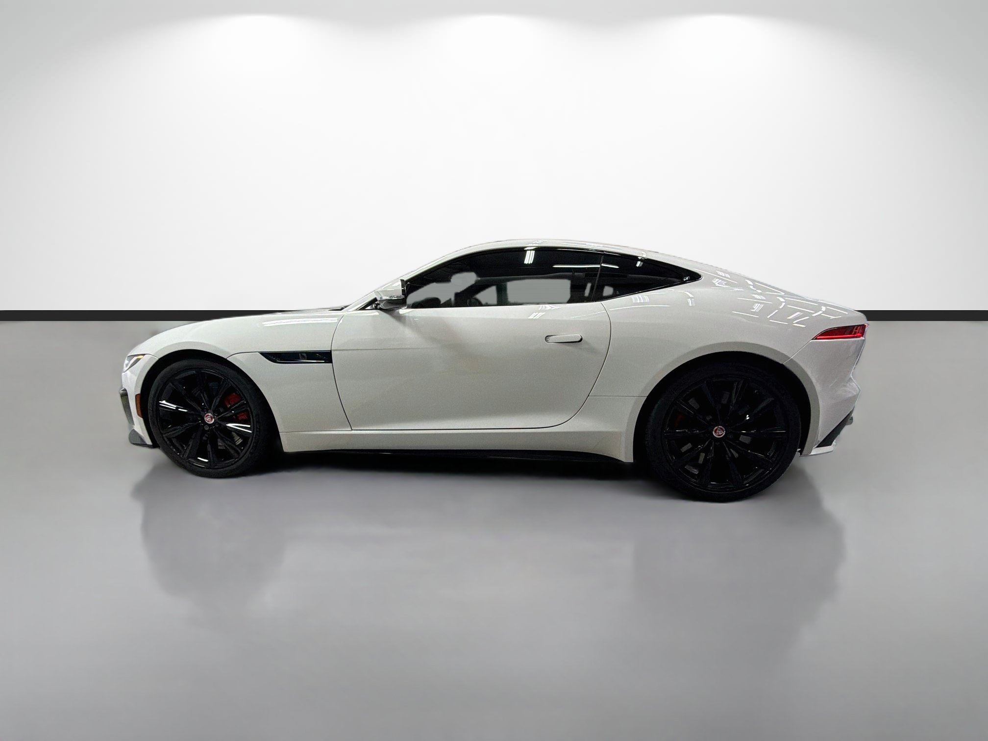 Used 2022 Jaguar F-TYPE R AWD/4WD image 6