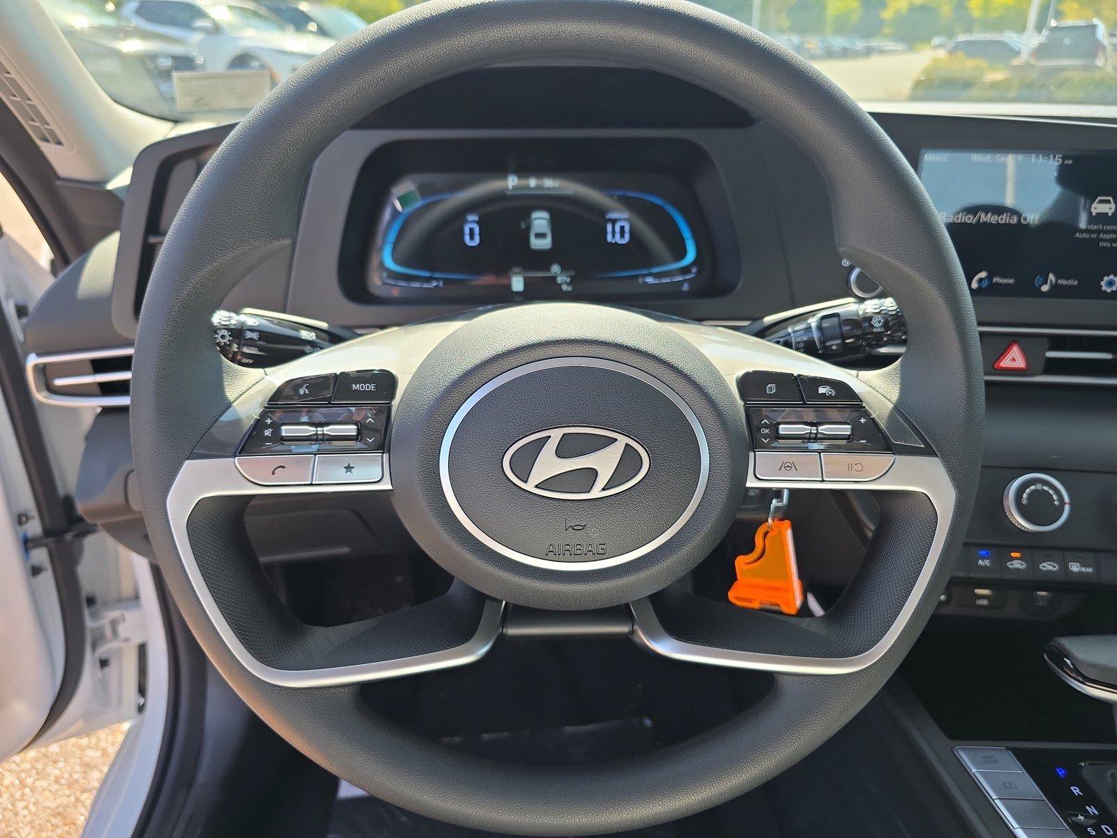 New 2026 Hyundai Elantra SE FWD image 14