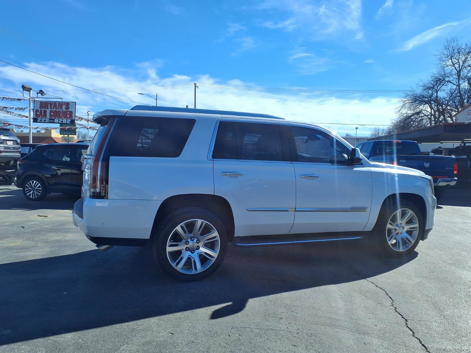 Used 2020 Cadillac Escalade Luxury image 22