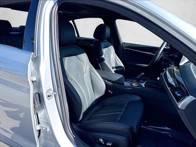 Used 2020 BMW 530i w/ Convenience Package RWD image 9