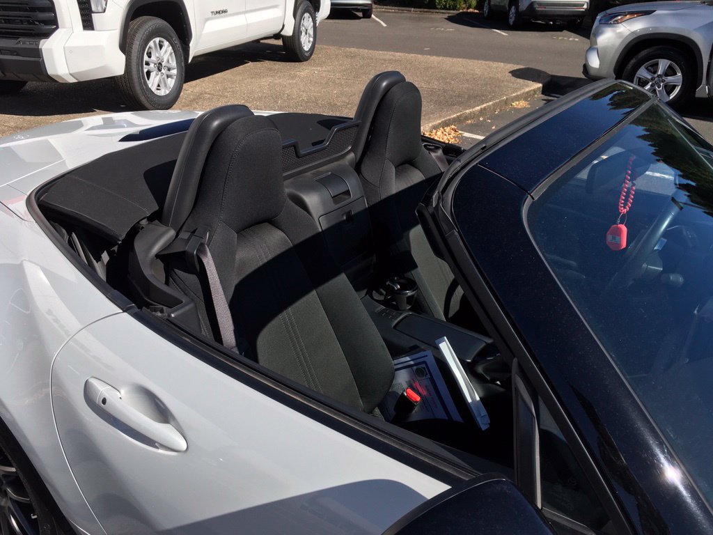 Used 2019 MAZDA MX-5 Miata Sport RWD image 33