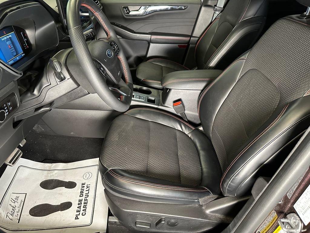 Used 2023 Ford Escape ST-Line w/ Tech Pack #1 AWD/4WD image 19